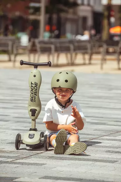 Scoot & Ride potkulauta Highwaykick 1, Olive lapsella. - Potkulaudat ja -pyörät - 96001 - 2